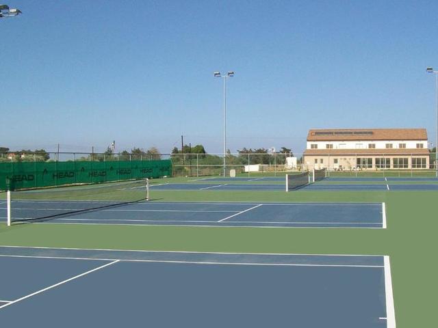 фотографии Tennis And Country Club изображение №8