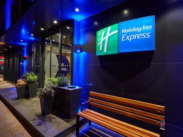 фото Holiday Inn Express Istanbul - Atakoy Metro изображение №2