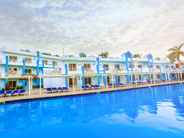 фото отеля Mirage Beach Chalet & Aqua Park изображение №1