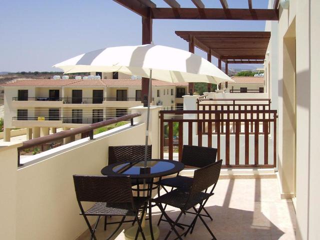 фото отеля Apartment With 2 Bedrooms In Larnaca изображение №9