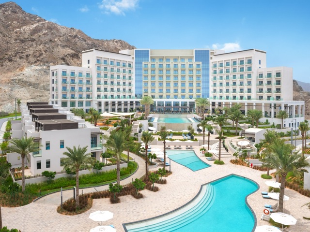 фото отеля Address Beach Resort Fujairah изображение №1