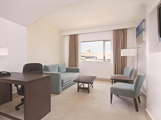 фото отеля Wyndham Garden Cancun Downtown (ex. La Quinta Inn) изображение №25