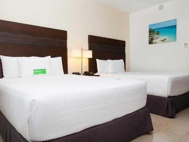 фотографии Wyndham Garden Cancun Downtown (ex. La Quinta Inn) изображение №12