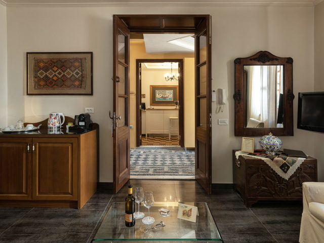 фото отеля Rodos Niohori Elite Suites изображение №17