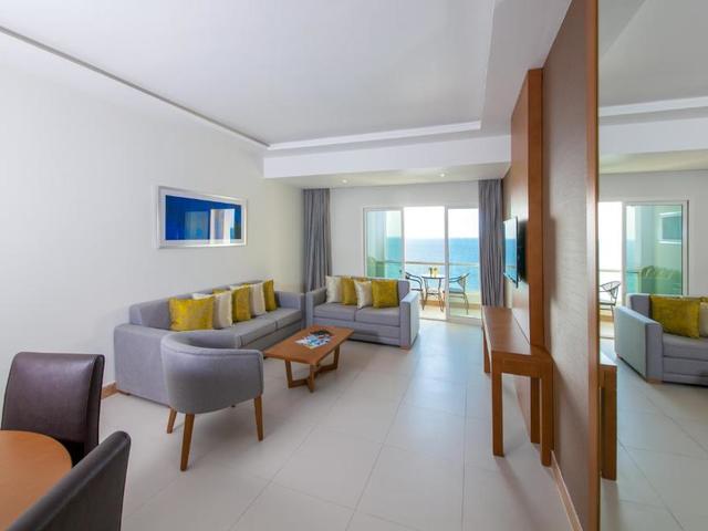 фотографии отеля Ramada by Wyndham Beach Hotel Ajman (ex. Landmark Suites Ajman; Coral Suites) изображение №43