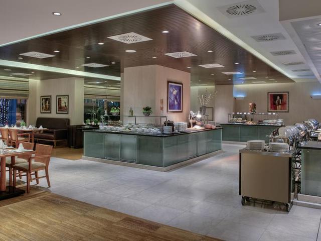 фото отеля Mercure Dubai Barsha Heights Hotel Suites & Apartments (ех. Yassat Gloria Hotel Apartments) изображение №37