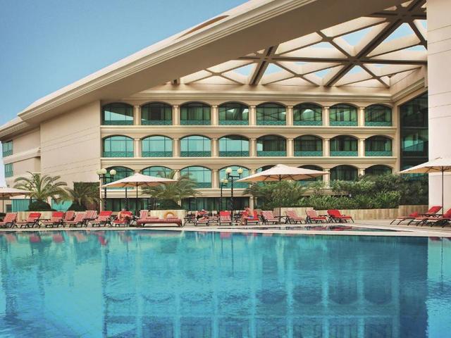 фото отеля Movenpick Grand Al Bustan Dubai (ех. Roda Al Bustan Dubai Airport; Al Bustan Rotana) изображение №1