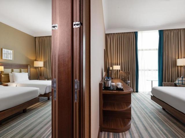 фото отеля Hilton Garden Inn Dubai Al Muraqabat изображение №21