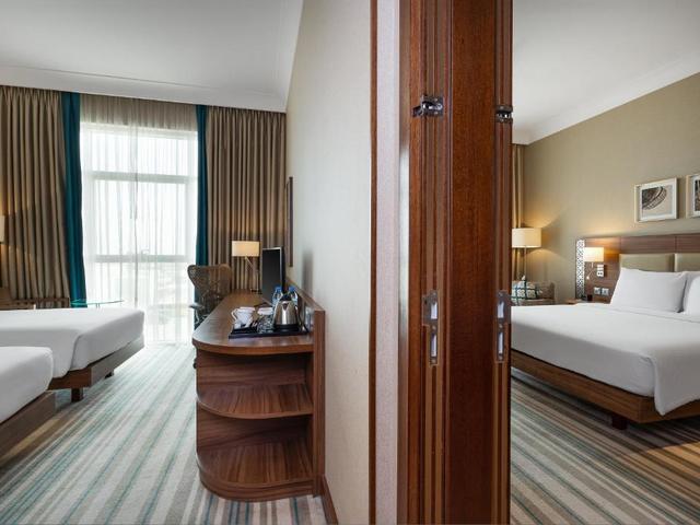 фото отеля Hilton Garden Inn Dubai Al Muraqabat изображение №13