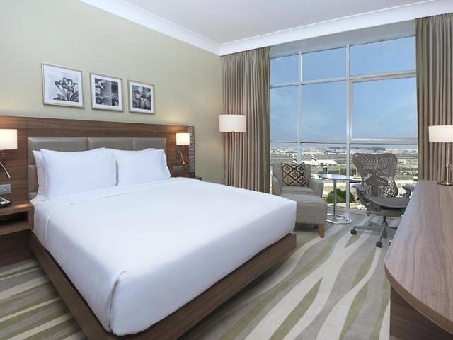 фотографии отеля Hilton Garden Inn Dubai Al Muraqabat изображение №7