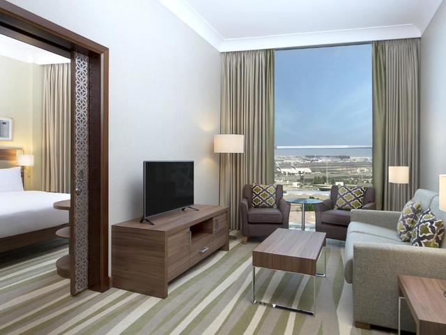фотографии отеля Hilton Garden Inn Dubai Al Muraqabat изображение №3