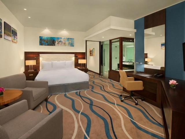 фото отеля DoubleTree By Hilton Hotel And Residences Dubai – Al Barsha изображение №5