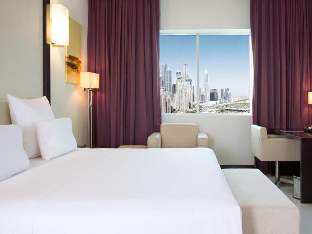 фотографии отеля Pullman Dubai Jumeirah Lakes Towers изображение №7