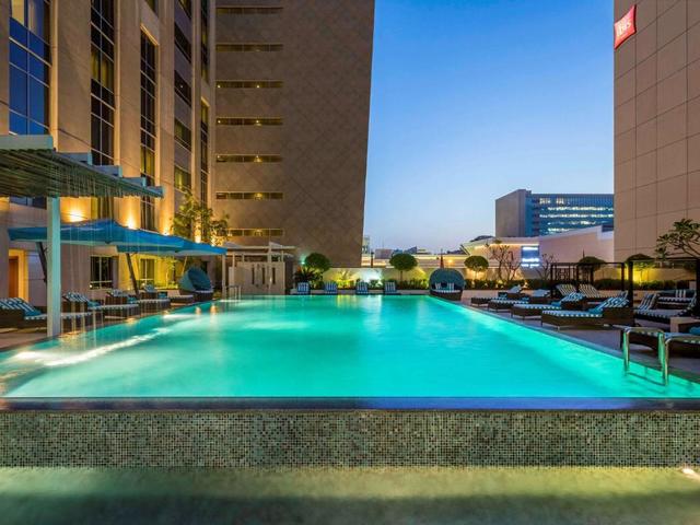 фотографии Novotel Dubai Deira City Centre изображение №16