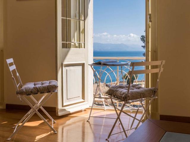 фото отеля Luxury Seaview Apartment In Corfu Town By CorfuEscapes изображение №13