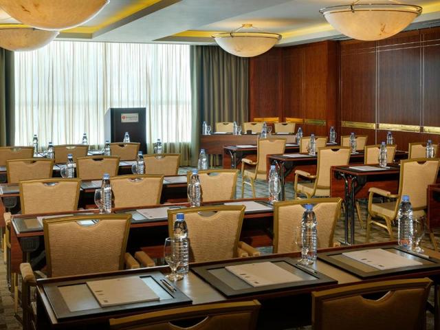 фото отеля Crowne Plaza Dubai Jumeirah (ex. Ramada Jumeirah) изображение №41