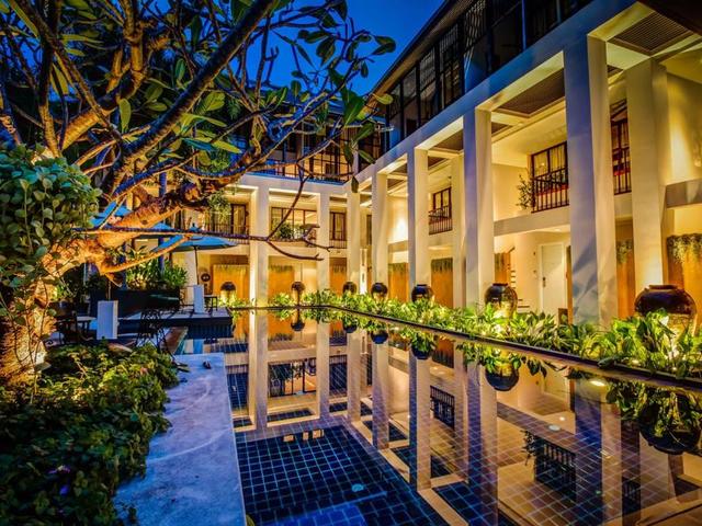 фото отеля Outrigger Surin Beach Resort (ex. Manathai Surin Phuket; Manathai Hotel & Resort) изображение №33