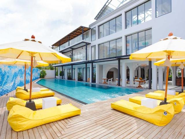 фото отеля Anona Beachfront Phuket Resort изображение №1