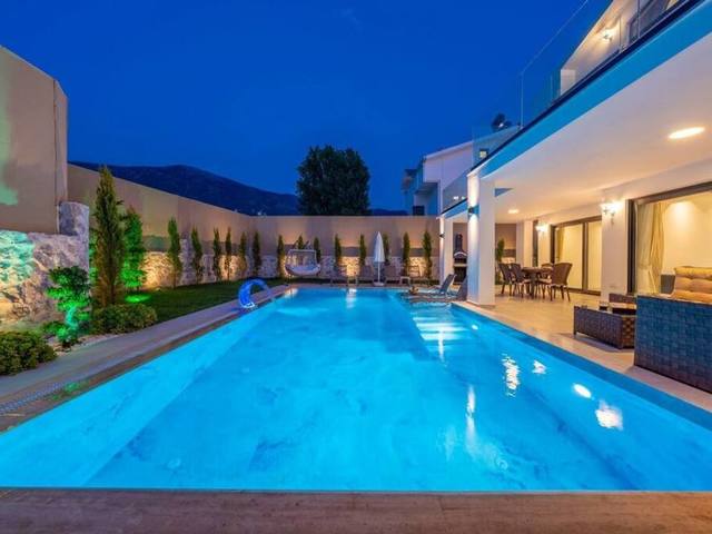 фотографии отеля La Villa Marbella (ex. Luxury 4-bed Villa With Private Pool and Jacuzzi) изображение №15