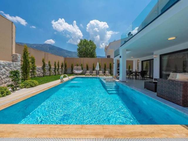 фотографии La Villa Marbella (ex. Luxury 4-bed Villa With Private Pool and Jacuzzi) изображение №8