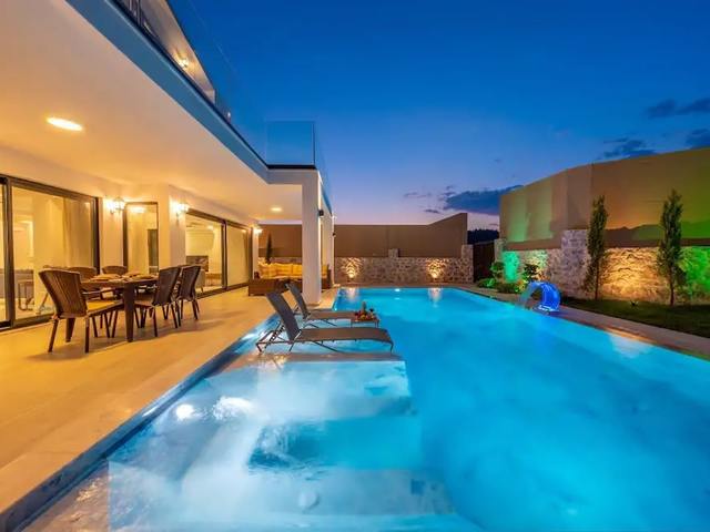 фотографии отеля La Villa Marbella (ex. Luxury 4-bed Villa With Private Pool and Jacuzzi) изображение №3