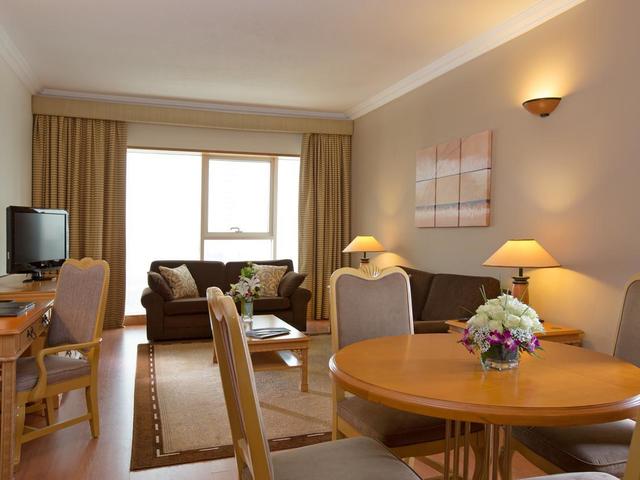 фото отеля Millennium Plaza Downtown Suites (ex. Crowne Plaza Dubai Apartments) изображение №9