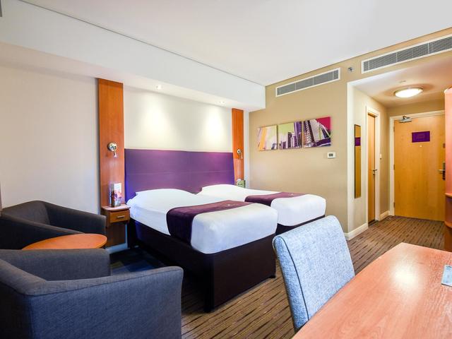 фото отеля Premier Inn Dubai International Airport изображение №25