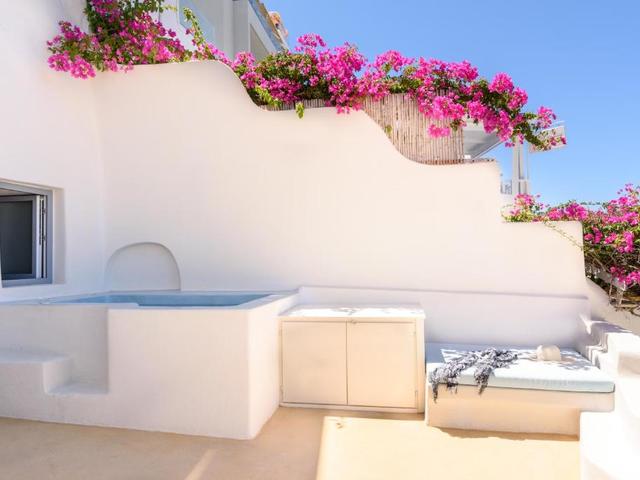 фото On The Cliff Suites (ex. Santorini Royal Suites ; Caldera Cliff Suites) изображение №50