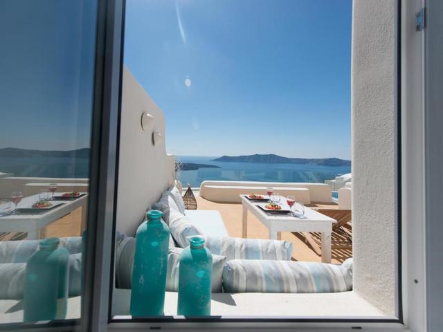 фото отеля On The Cliff Suites (ex. Santorini Royal Suites ; Caldera Cliff Suites) изображение №49