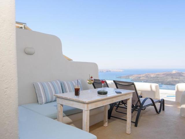 фото On The Cliff Suites (ex. Santorini Royal Suites ; Caldera Cliff Suites) изображение №38