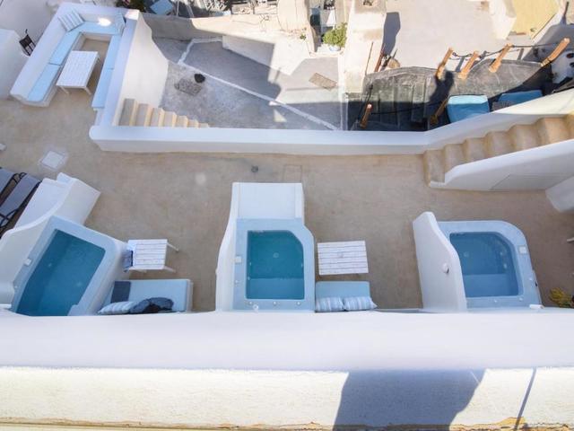 фото On The Cliff Suites (ex. Santorini Royal Suites ; Caldera Cliff Suites) изображение №30