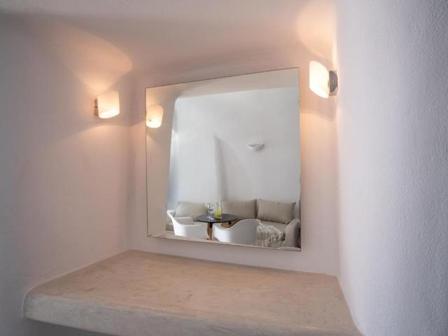 фотографии On The Cliff Suites (ex. Santorini Royal Suites ; Caldera Cliff Suites) изображение №8