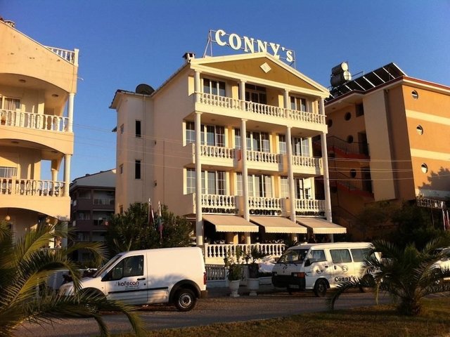 фото отеля Conny's изображение №9