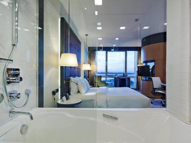 фото DoubleTree by Hilton Hotel Istanbul - Moda изображение №38