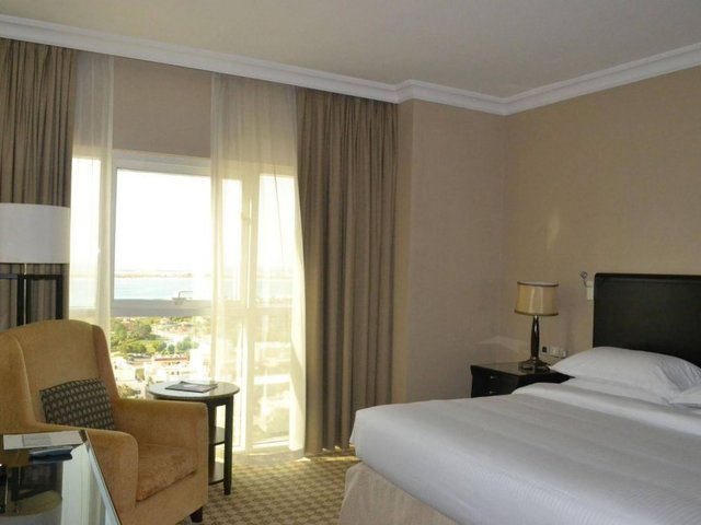 фотографии Sheraton Khalidiya (ex. Sheraton Suites Abu Dhabi; Sheraton Residence Abu Dhabi) изображение №24
