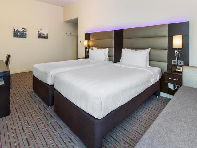 фотографии Premier Inn Dubai Ibn Battuta Mall изображение №24