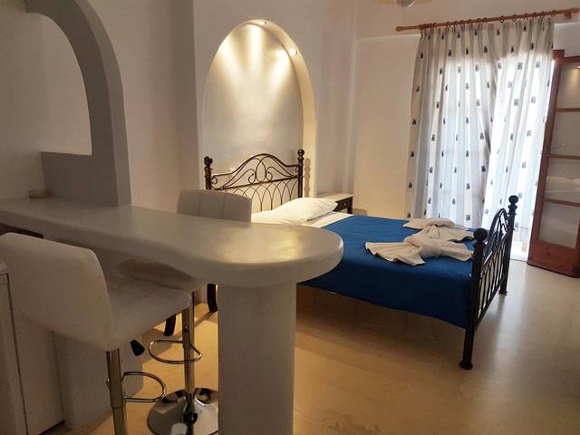 фото отеля Sunflower Santorini изображение №5