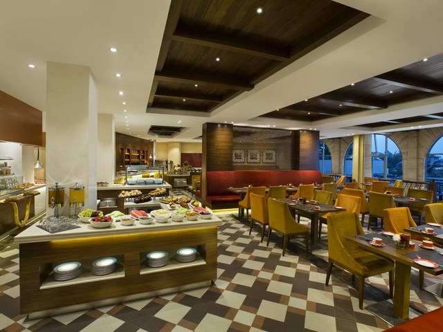 фото отеля Hilton Al Hamra Beach & Golf Resort (ех. Al Hamra Fort & Beach Resort) изображение №37