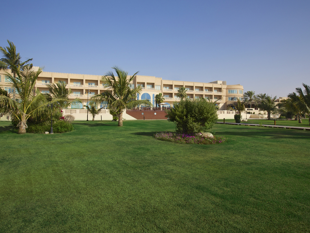 фото отеля Hilton Al Hamra Beach & Golf Resort (ех. Al Hamra Fort & Beach Resort) изображение №9