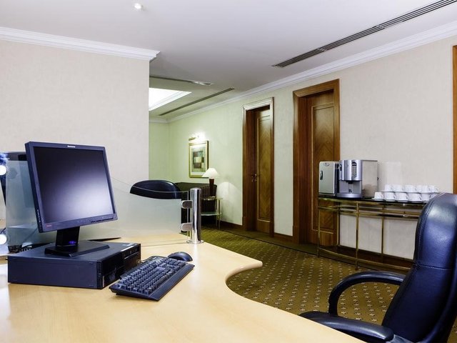 фото отеля Corniche Hotel Sharjah (ex. Hilton Sharjah; Corniche Al Buhaira) изображение №29