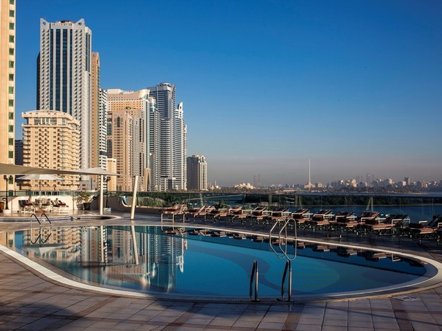 фото отеля Corniche Hotel Sharjah (ex. Hilton Sharjah; Corniche Al Buhaira) изображение №1