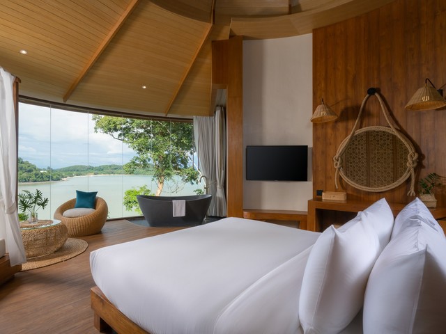 фото отеля Sinae Phuket Luxury изображение №17