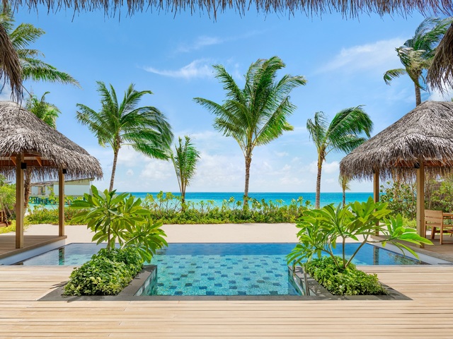 фото отеля Hilton Maldives Amingiri Resort & Spa изображение №1