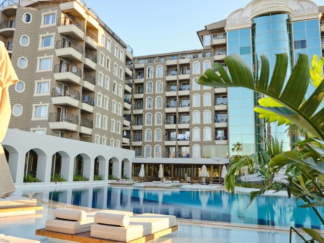фото отеля Laur Hotels Experience & Elegance (ex. Didim Beach Resort Aqua & Elegance Thalasso) изображение №1