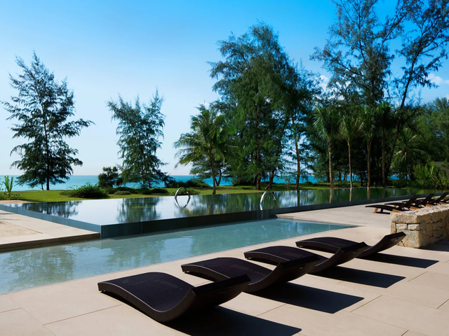 фото отеля Renaissance Phuket Resort & Spa изображение №1