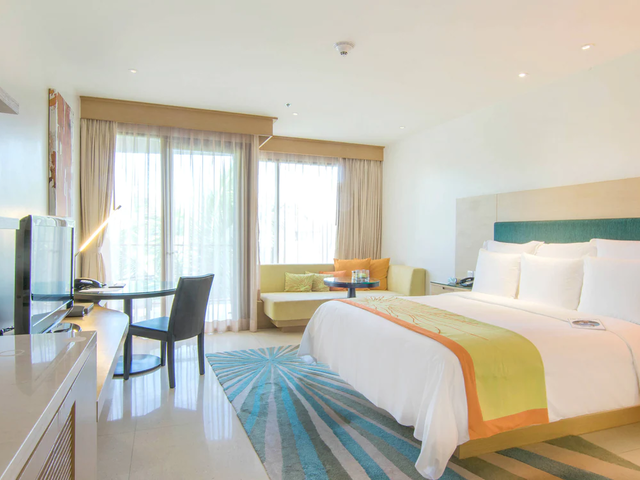 фото отеля Renaissance Phuket Resort & Spa изображение №13