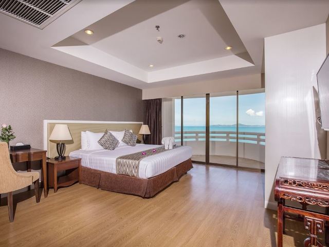 фото отеля D Varee Jomtien Beach (ex. Furama Jomtien Beach; Nusa Playa Hotel & SPA) изображение №57