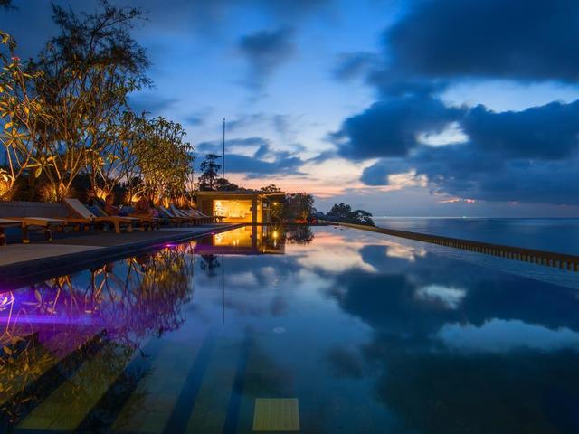 фото Surin Beach Resort  изображение №22