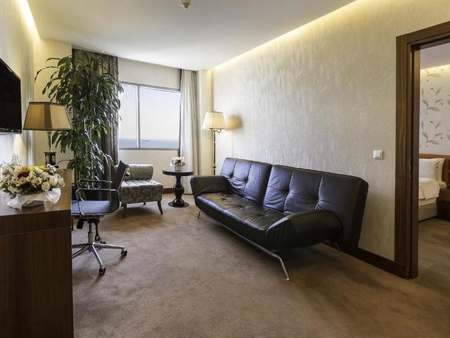 фотографии отеля Ramada Plaza by Wyndham Istanbul Atakoy (ex.Ramada Hotel & Suites Istanbul Atakoy) изображение №3