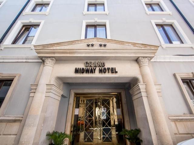 фото отеля Grand Midway (ex. La Casa Fountains) изображение №1